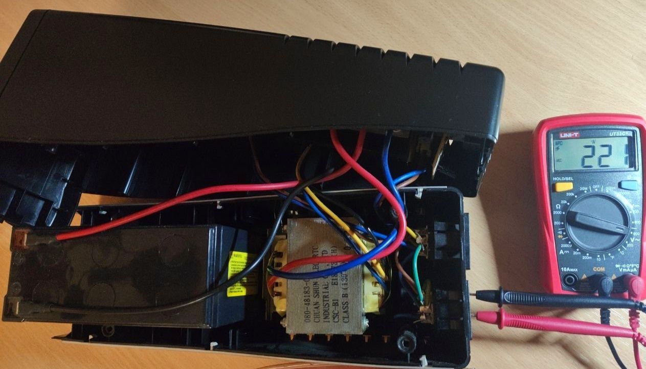 Продам  ДБЖ  Mustek 600 
600VA (360W)
600VA (360W)