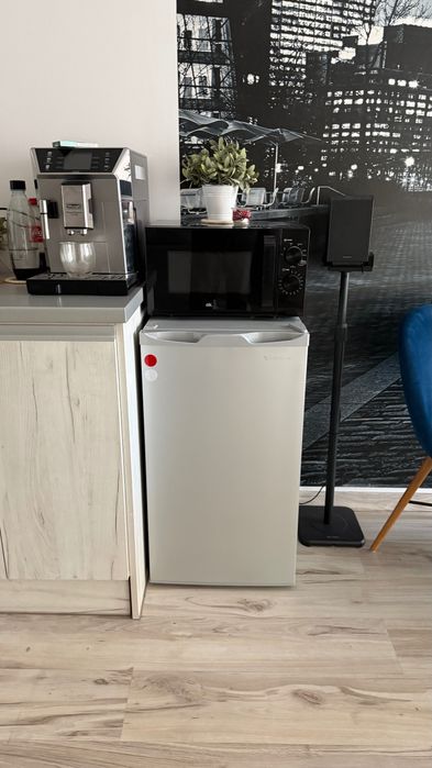 Lodówka podBlatowa 2-lata zasobnym są zamrażalnikiem 150 zl