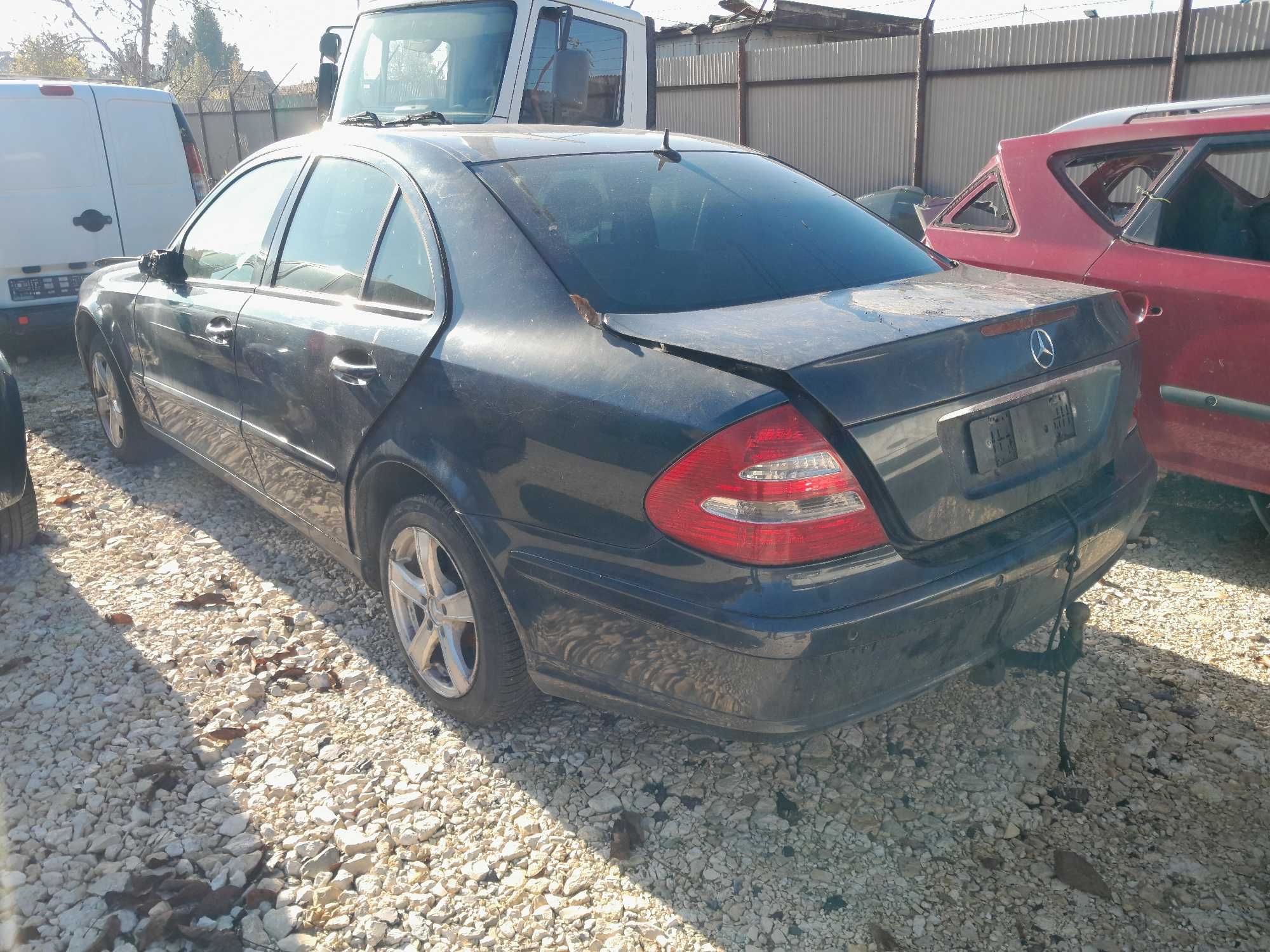 Mercedes E- klasa w211 2.2 CDI 646.961 Lakier C189  Na Części
