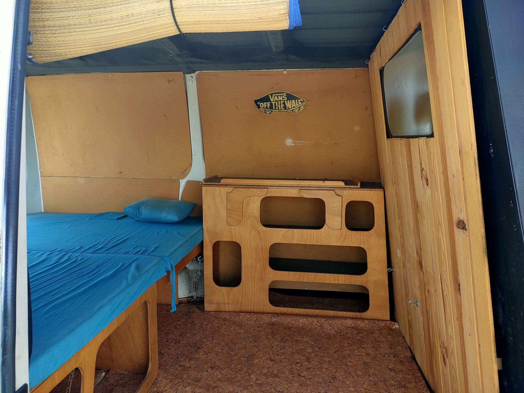 Vendo VW transporter T5 Alterada