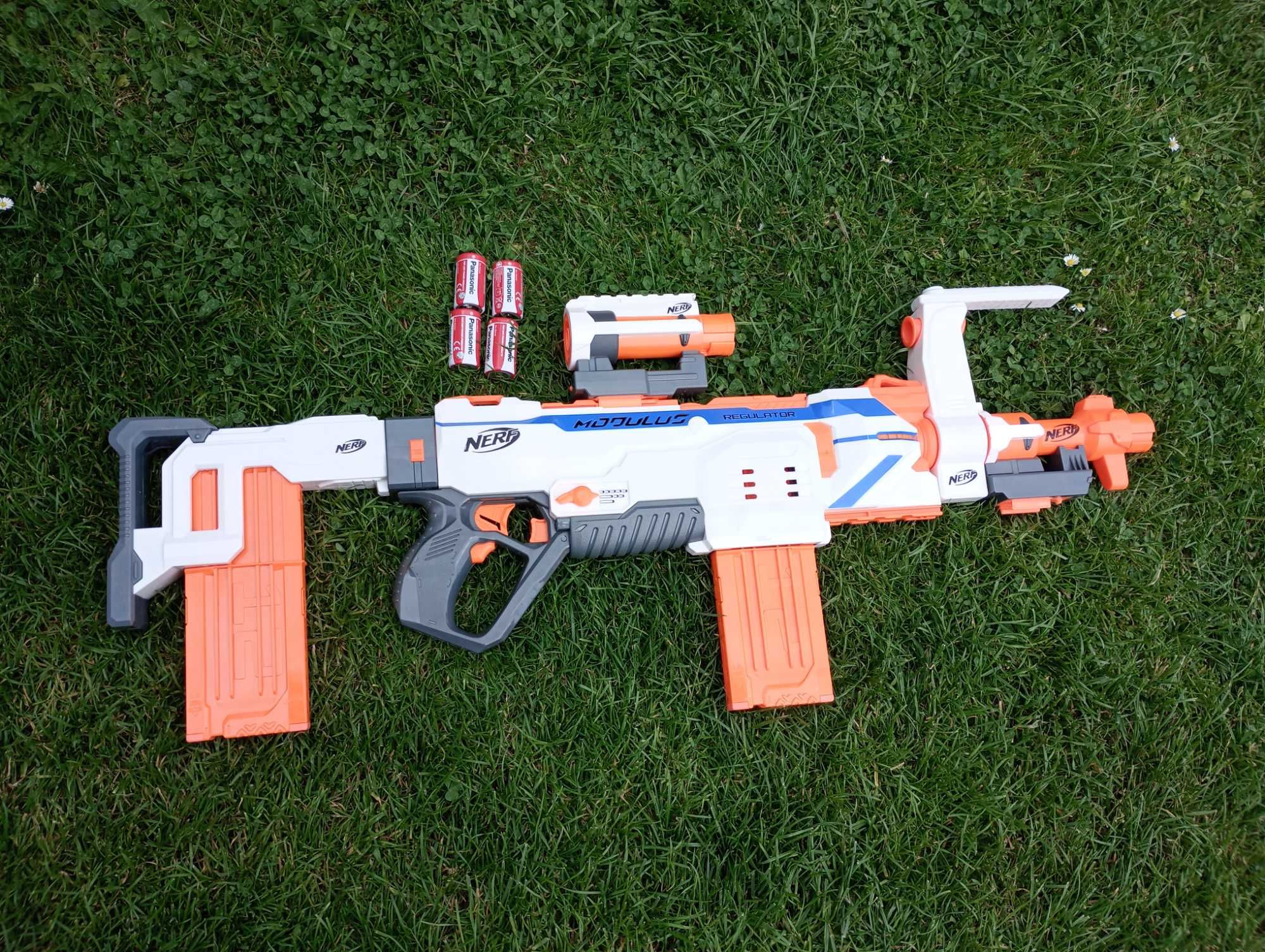 Karabin Maszynowy Nerf Modulus Regulator (5 dodatkowych akcesoriów)
