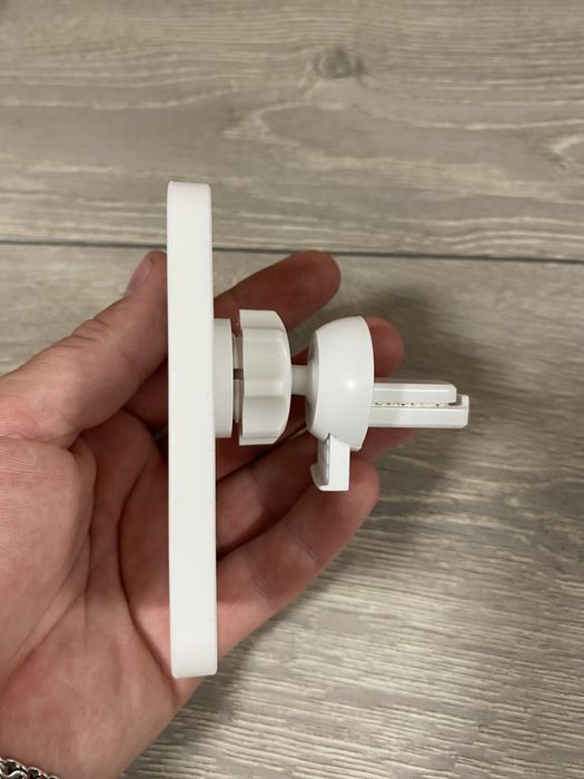 Бездротова зарядка в авто 15W MagSafe, магнітний тримач