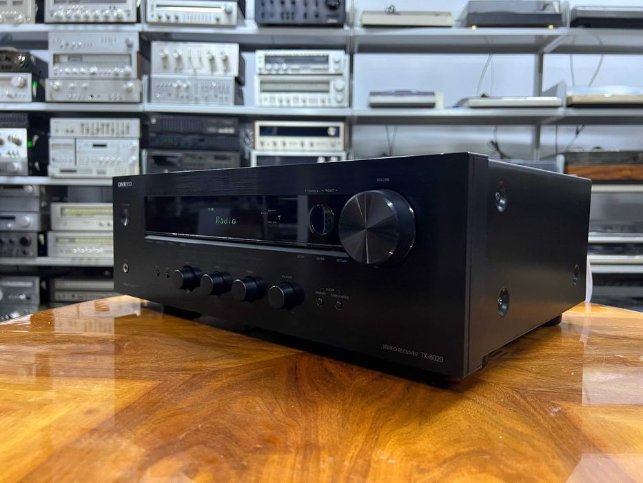 Amplituner Onkyo TX-8020 Audio Room
