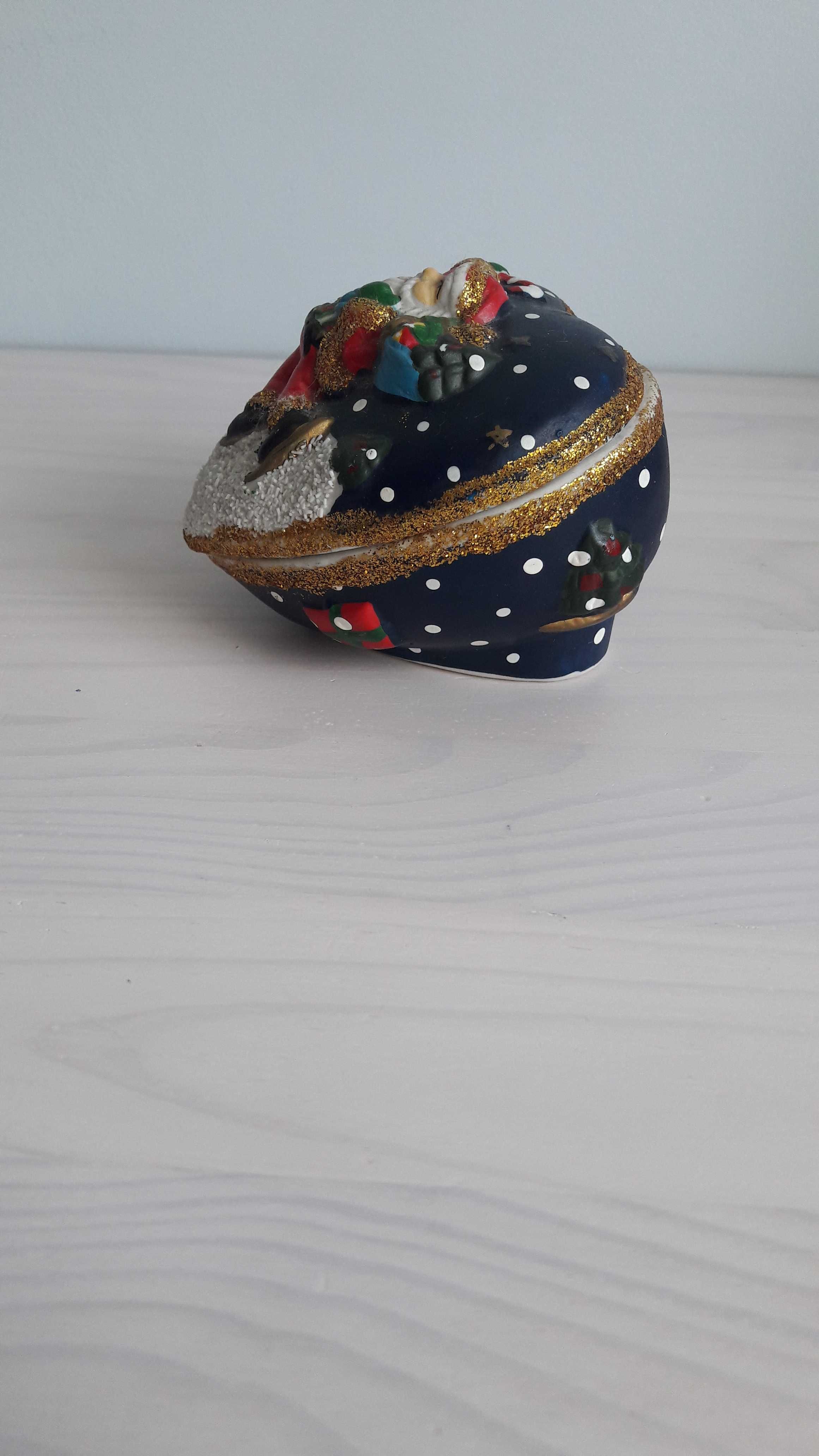 Pojemnik ceramiczny świąteczny z mikołajem w kształcie serca