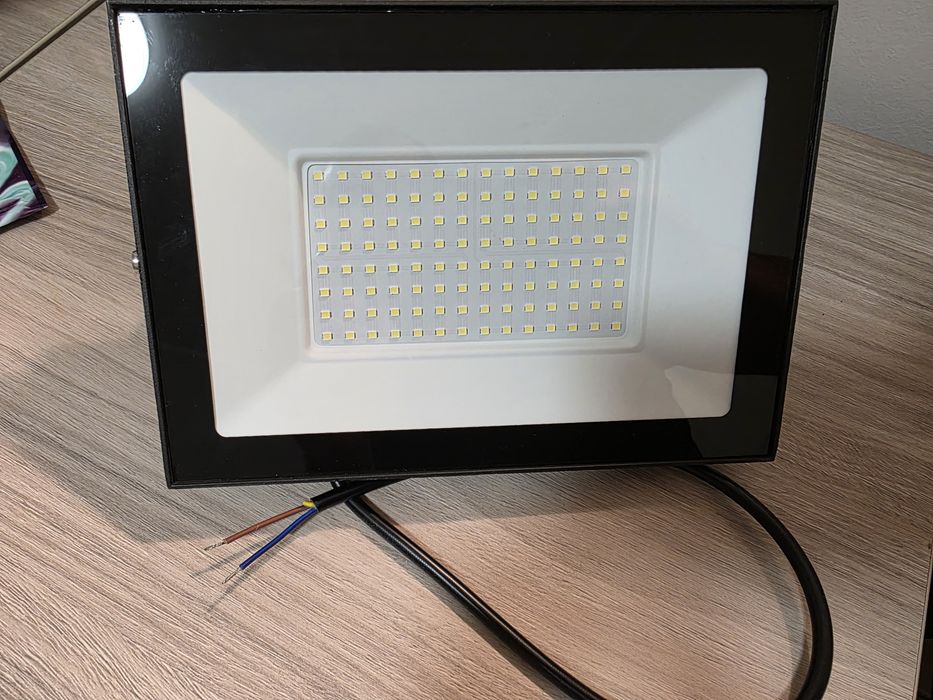 Halogen lampa naświetlacz LED 100W