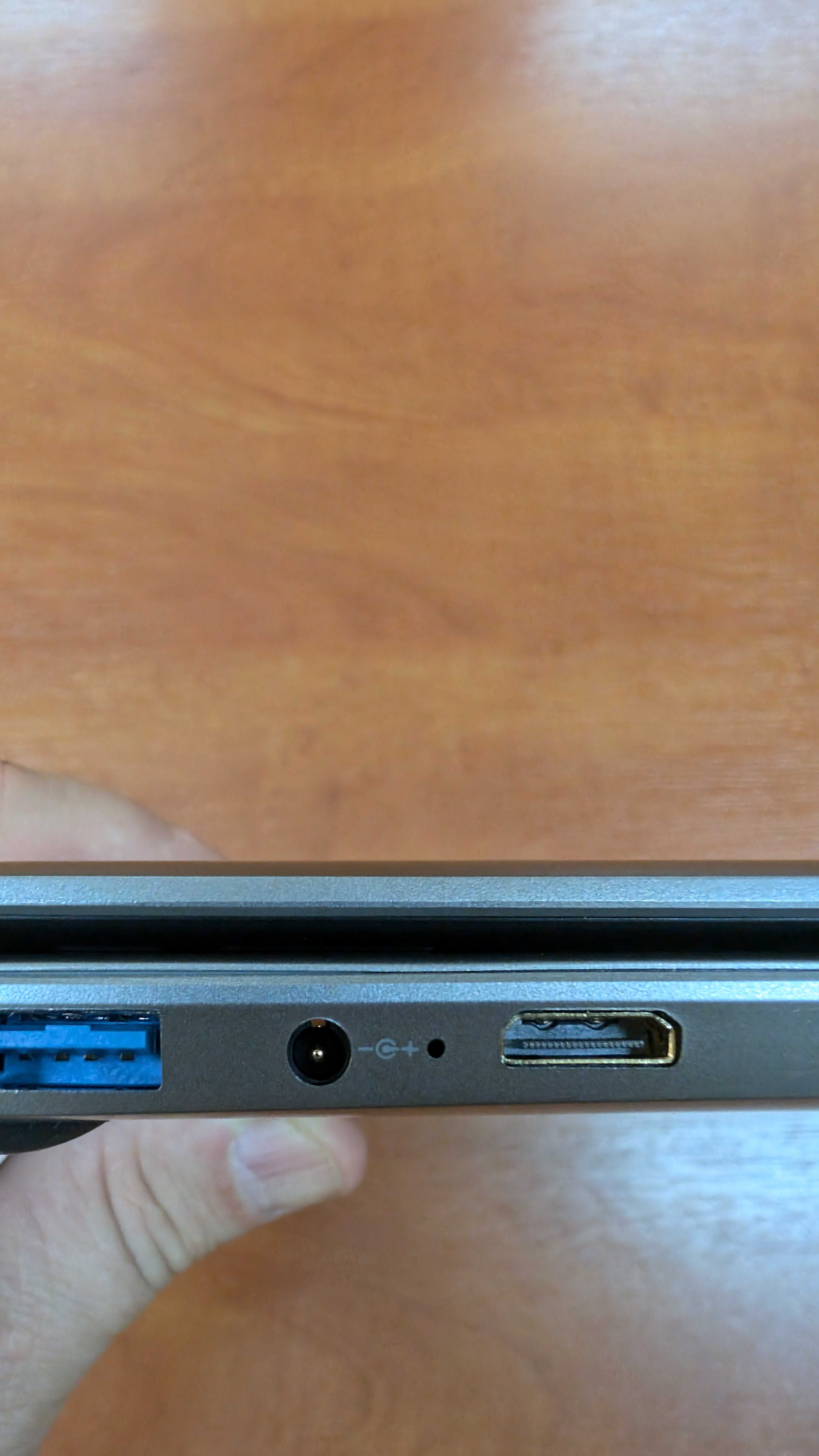 Laptop HeroBook Pro
