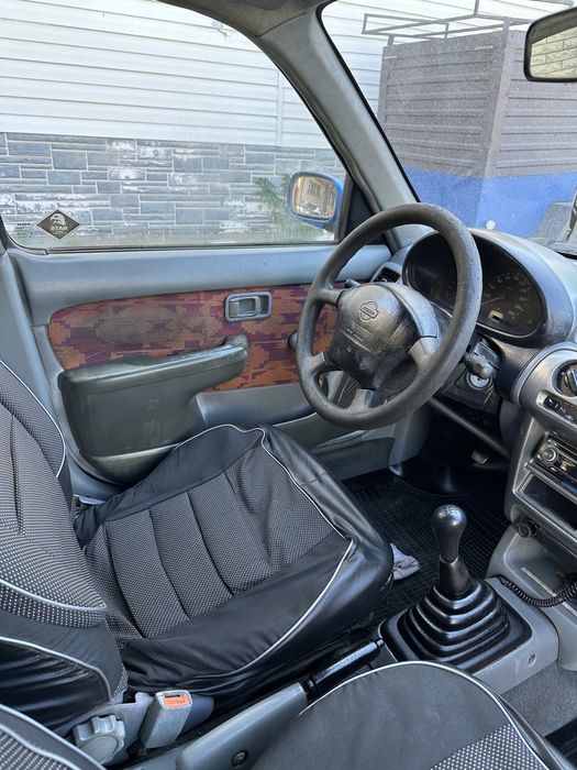 Nissan mikra k11