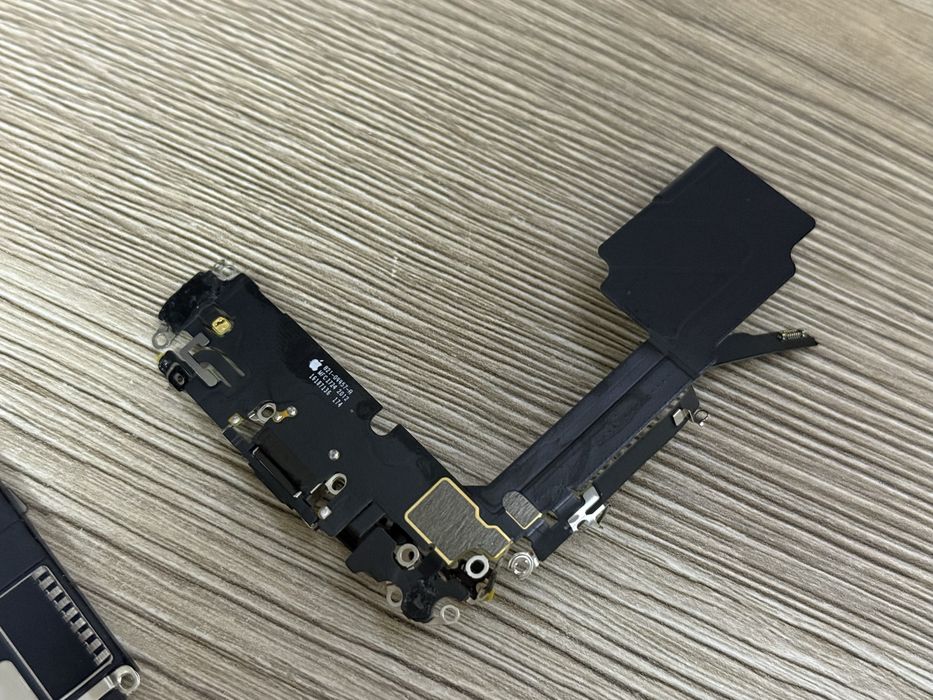 Apple iPhone 15 Pro oryginalna taśma ładowania dock gniazdo złącze