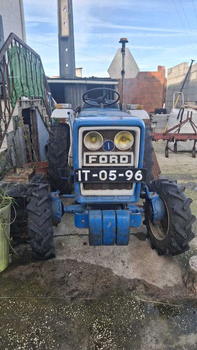 Trator Ford 1300