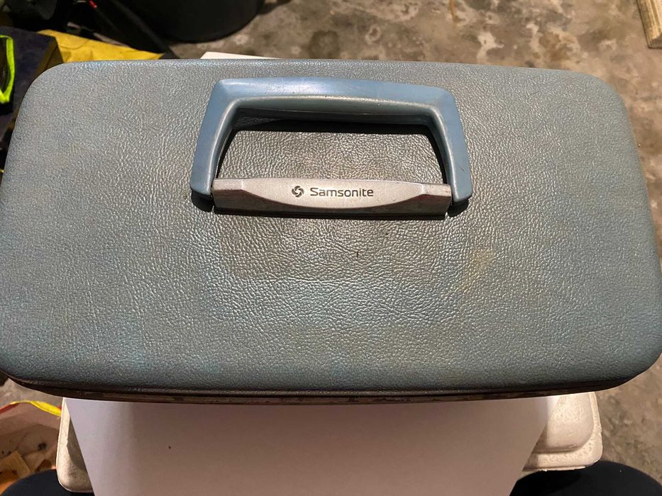 Mala de costura antiga da marca Samsonite