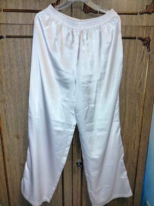 Spodnie od piżamy damskie z materiału z połyskiem 40 Miran