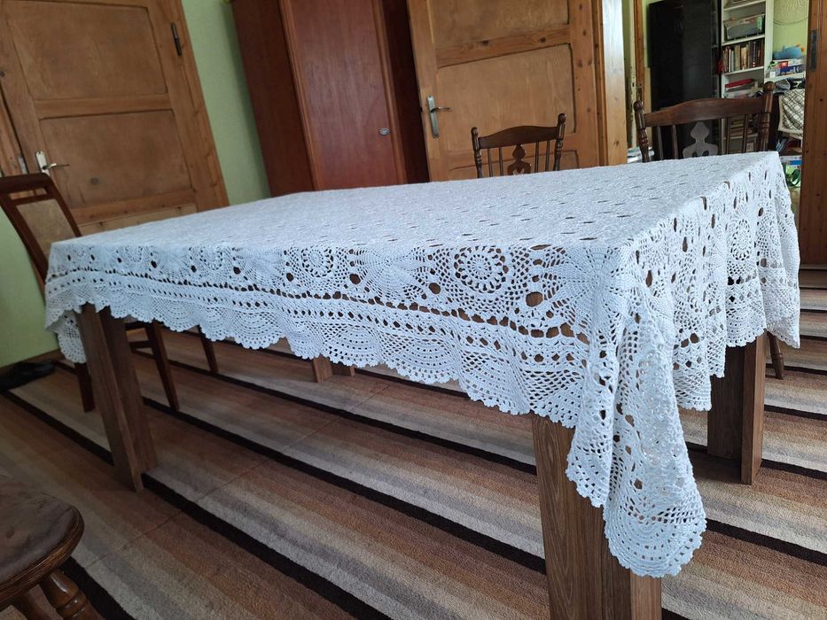 Obrus na szydełku 230 x 140cm