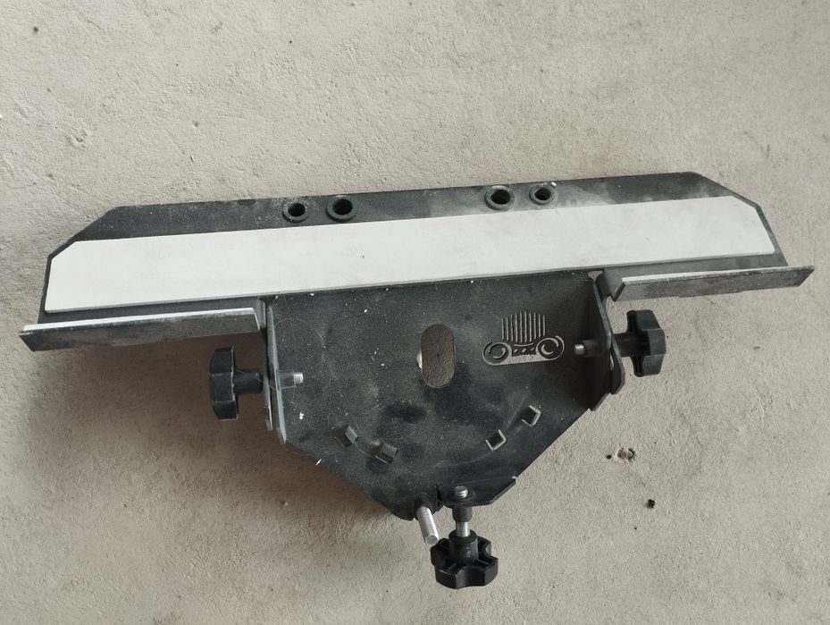 Przystawka do cięcia płytek pod kątem