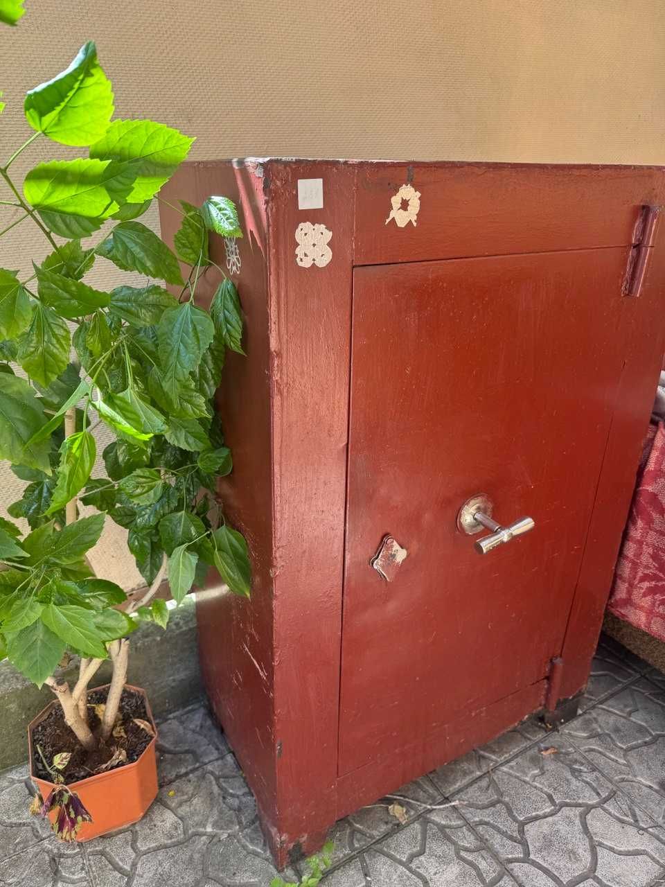 Продам сейфи для документів
