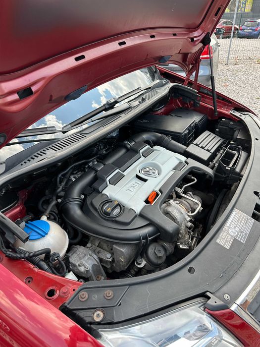 Продам Volkswagen Touran 2006 рік можлива розстрочка,кредит,обмін!