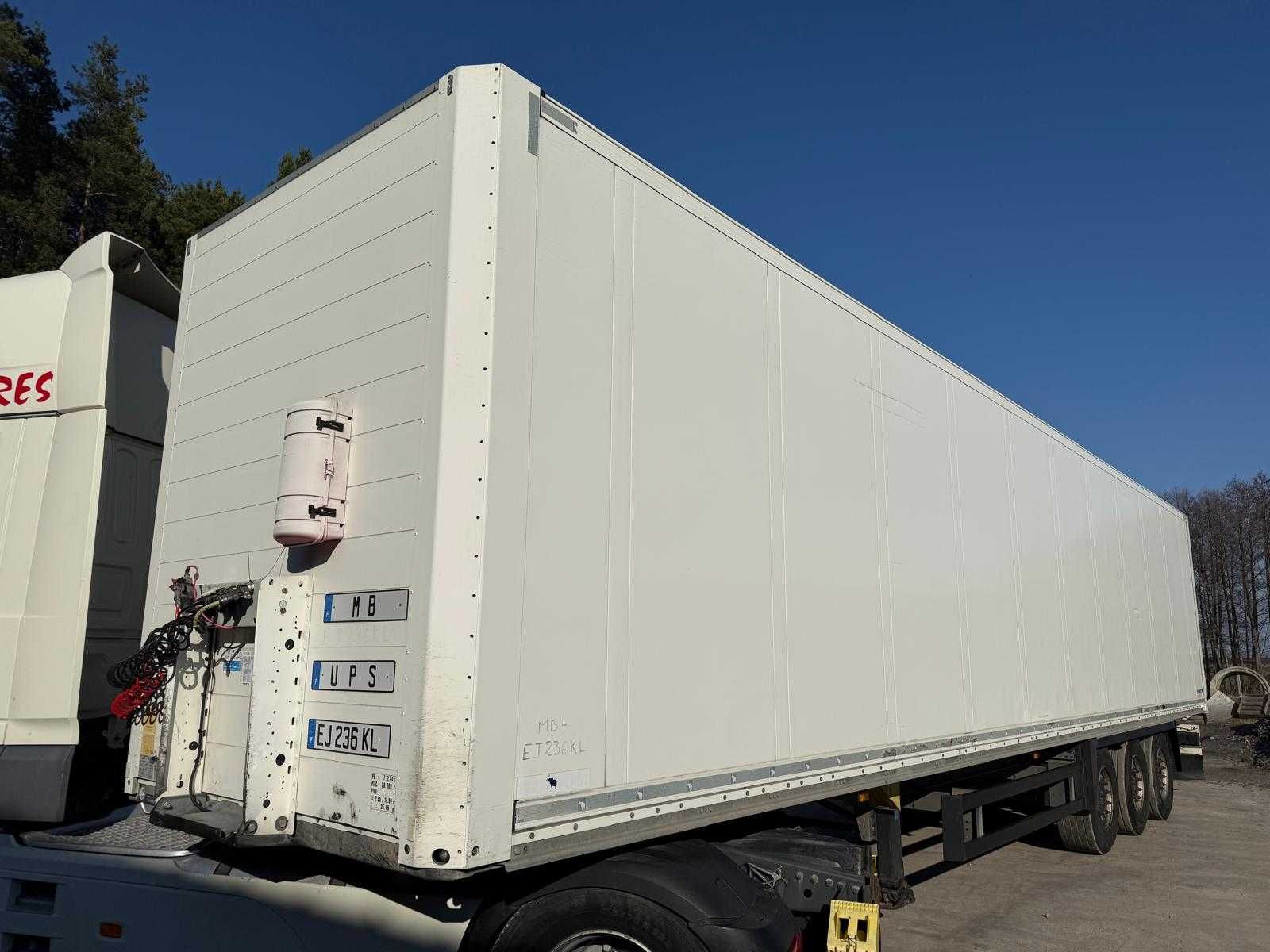 Schmitz Izoterma Kontener Box, 2017r, roleta , 481083 km , z Francji