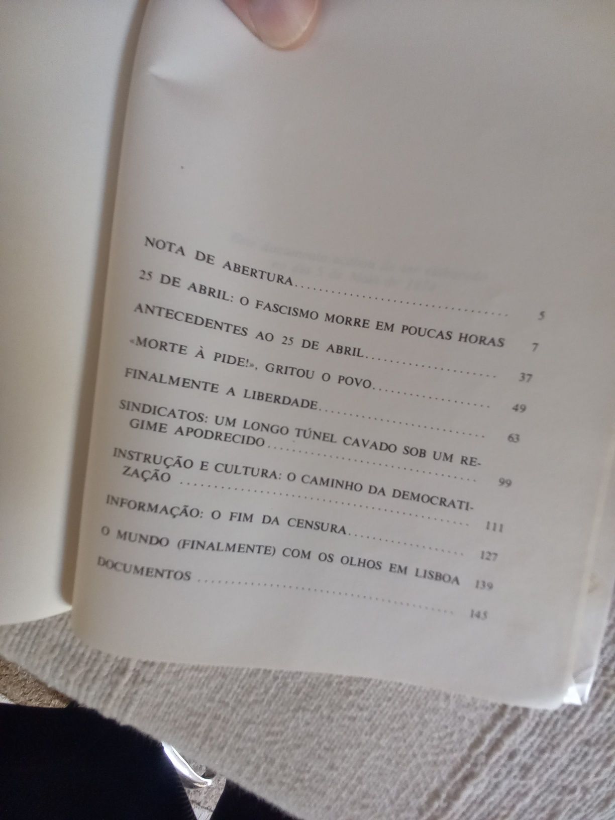 Cinco livros política de 1975 a 77 baratos