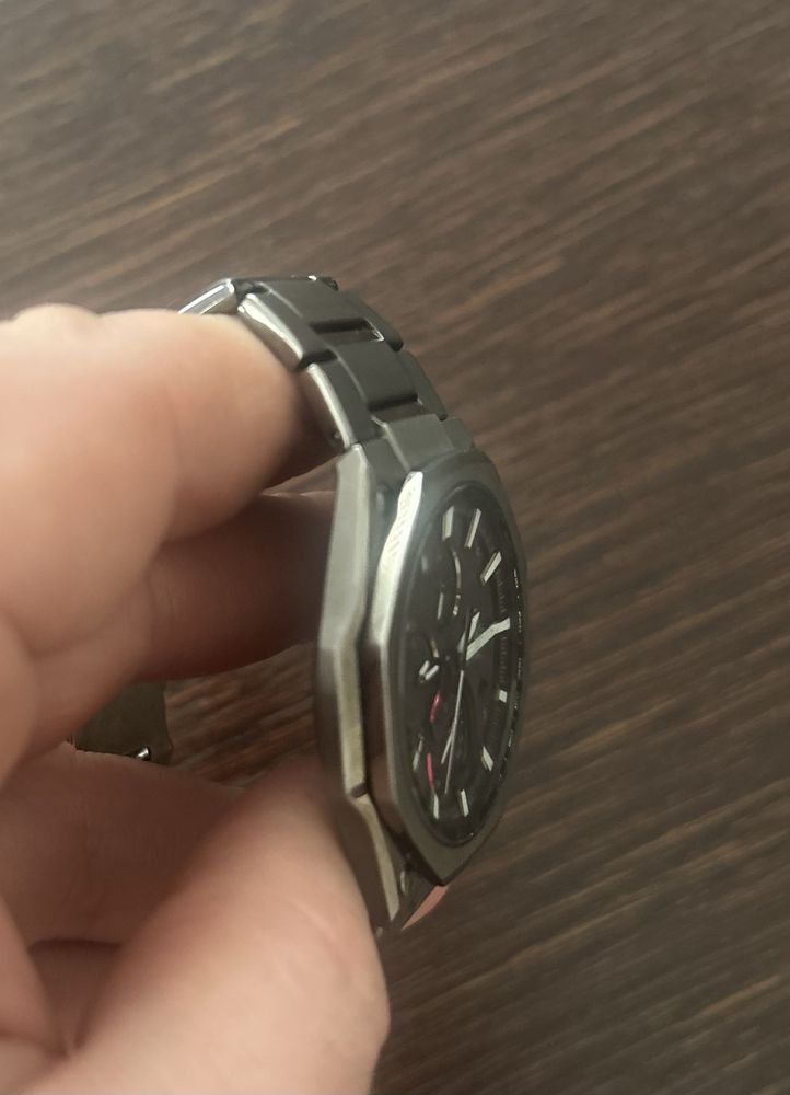 Годинник.Часы.Casio EQB-1100YDC-1A