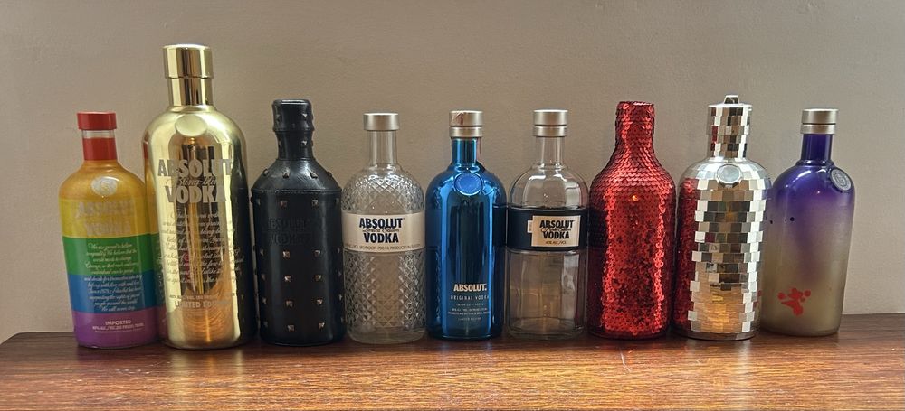 Garrafas vodka absolut edições limitada.