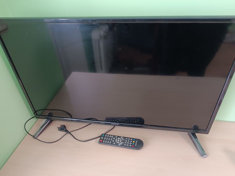 Телевізор Elenberg 32DH4430 (32 дюйми)