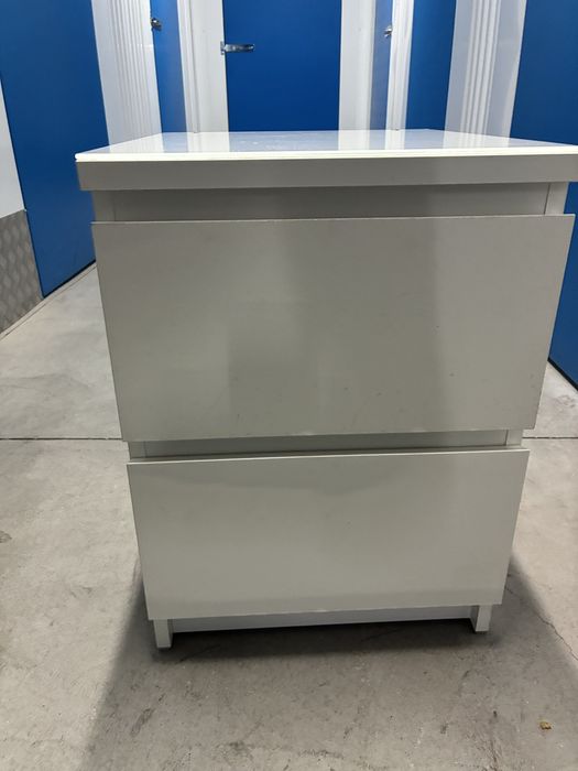 Mesinha de cabeceira MALM branca com vidro