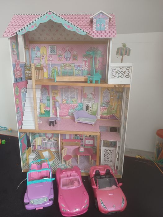 Duży domek dla lalek