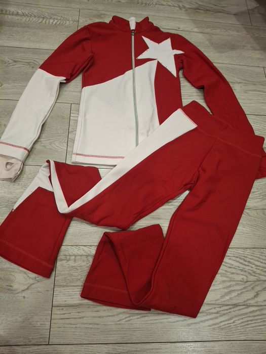 Продам костюм для фігурного катання на дівчинку.