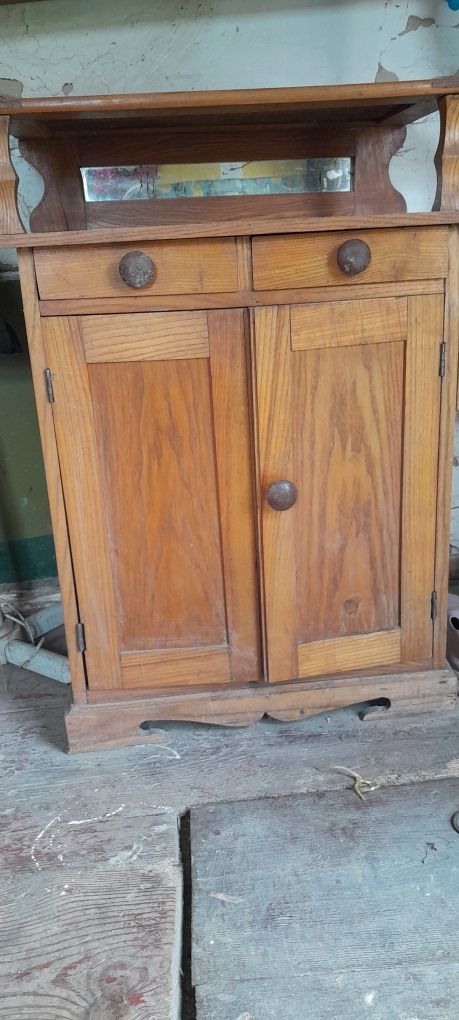 Продам  старі меблі під реставрацію