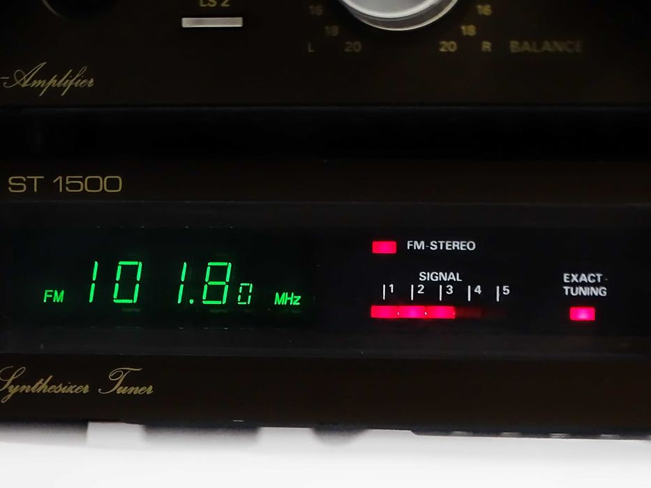 Zestaw wzmacniacz Grundig SV 2000 + tuner radiowy Grundig ST 1500