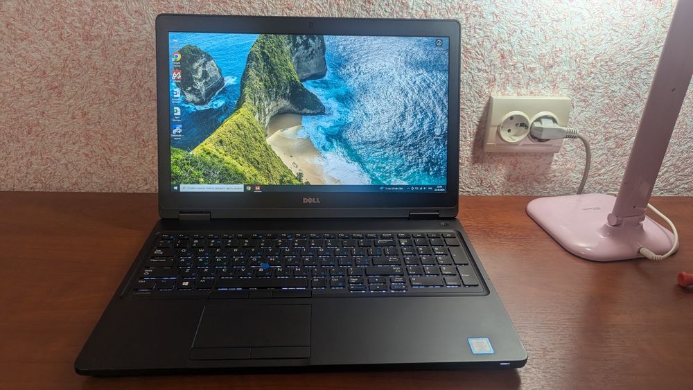 Dell latitude 5580/15,6"FHD/i5-7300U 3,5ГГц/8GB-DDR4/SSD-240GB