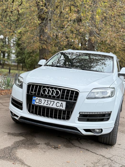Ауді Q7 Офіційна