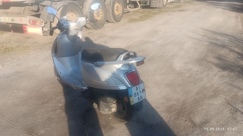 Скутер китаєць продам
