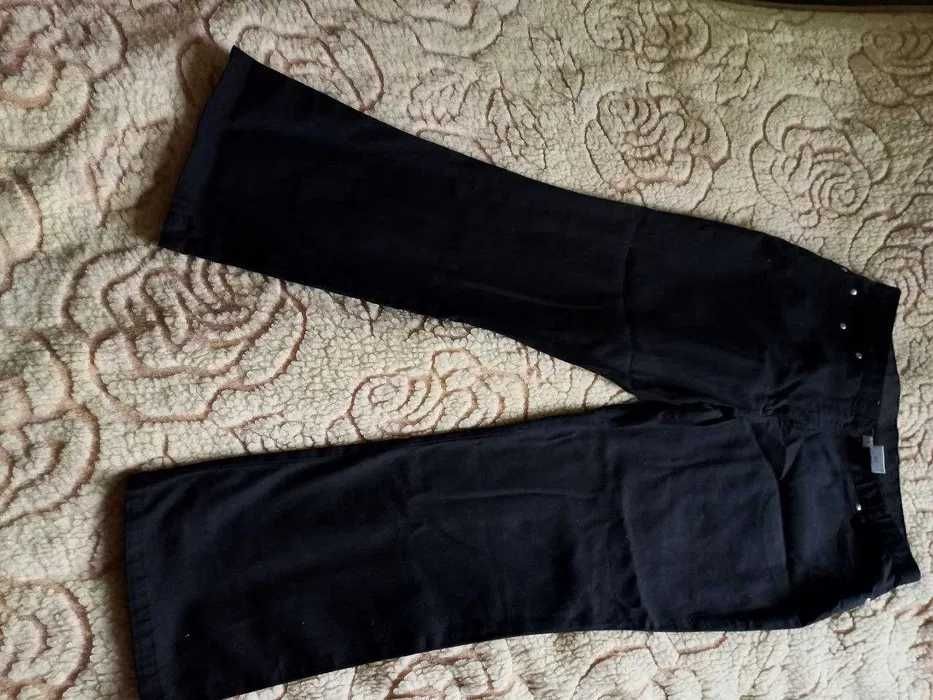 Женские джинсы чёрного цвета