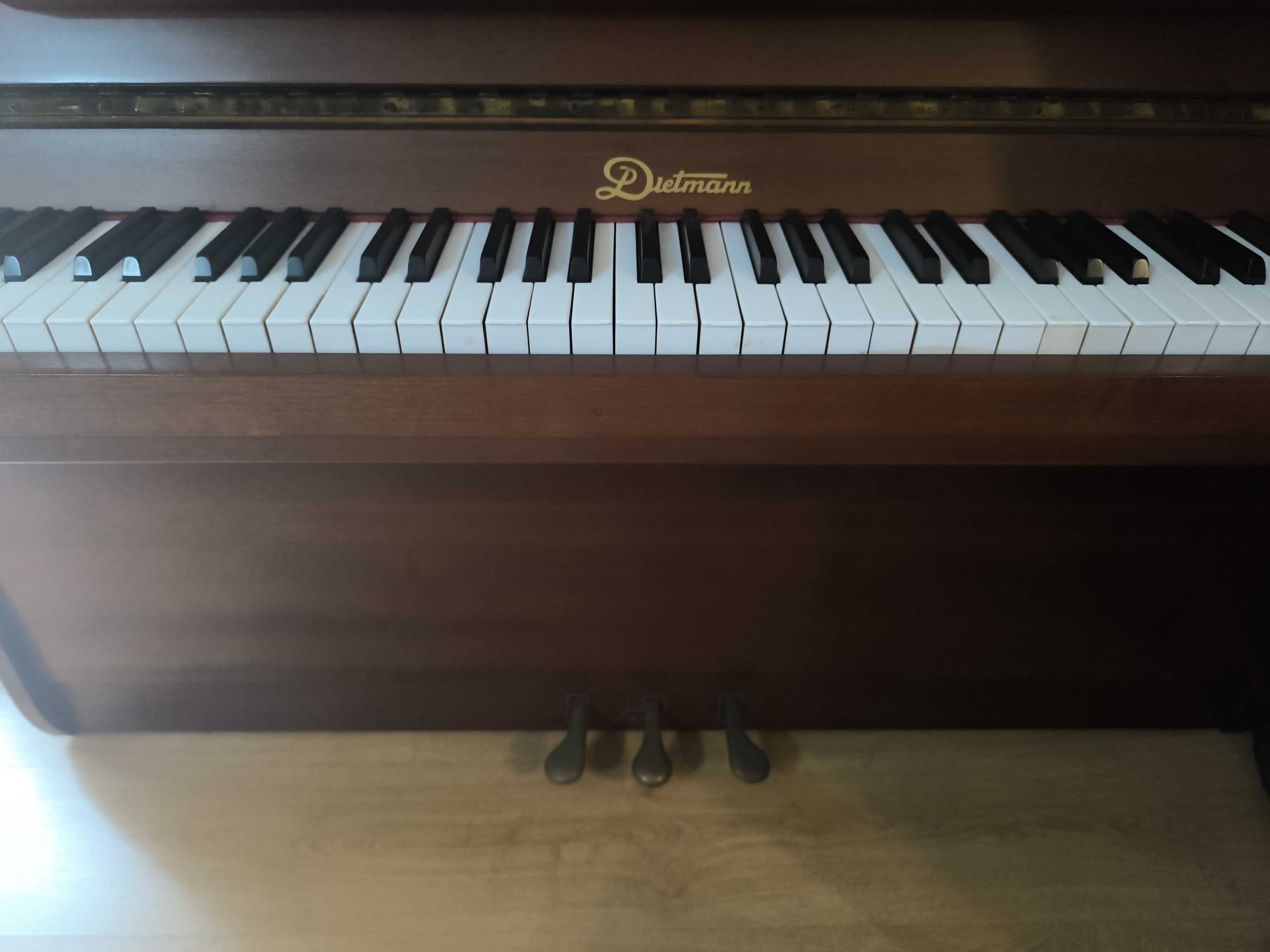 Piano Dietmann vertical