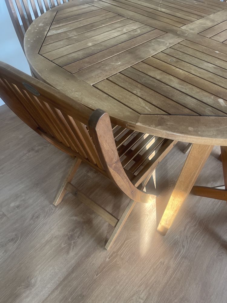 Conjunto de exterior mesa e cadeiras