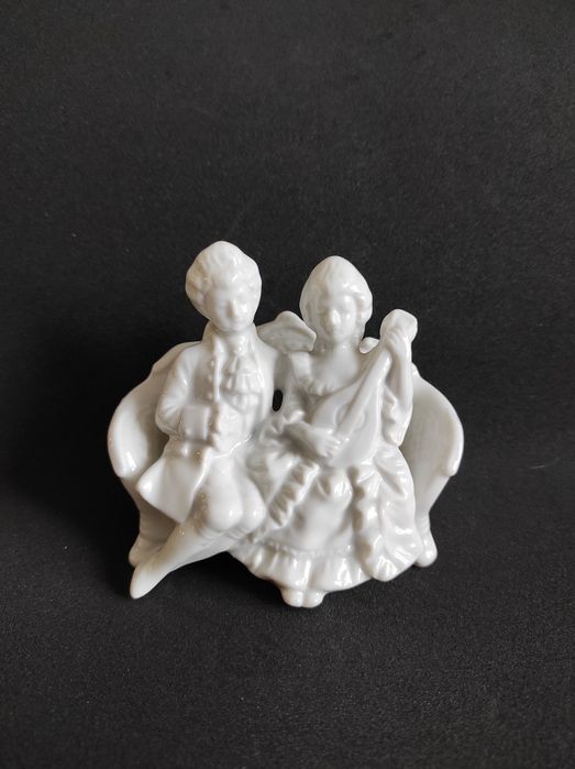 Urocza Porcelanowa Figurka Grupa Figuralna Scena Rokoko Para