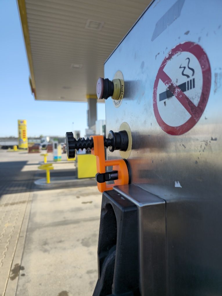 Trzymacz uchwyt adapter trzymak do tankowania gazu LPG przyssawka
