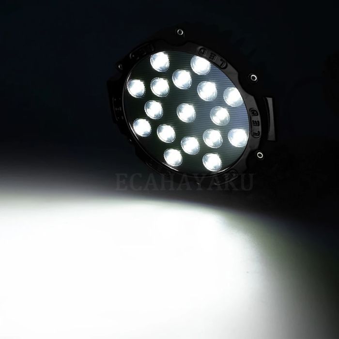 Farol LED 51W c/ acessórios de montagem