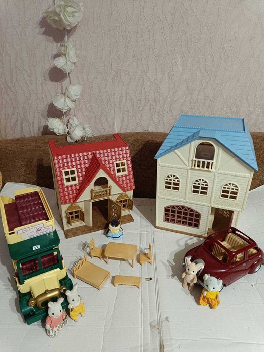 Sylvanian families 2 дома,автобус,машина.фигурки