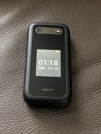 Телефон Nokia 2660 Flip