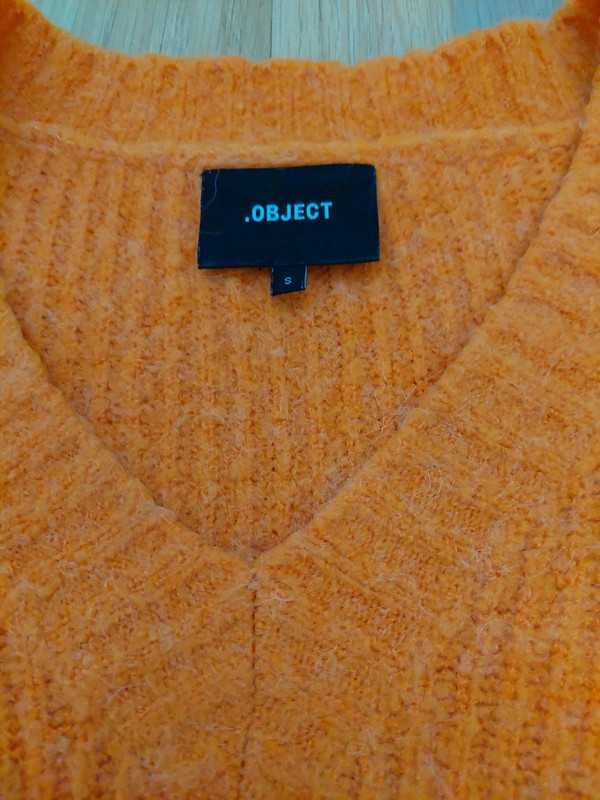 Pomarańczowy sweter