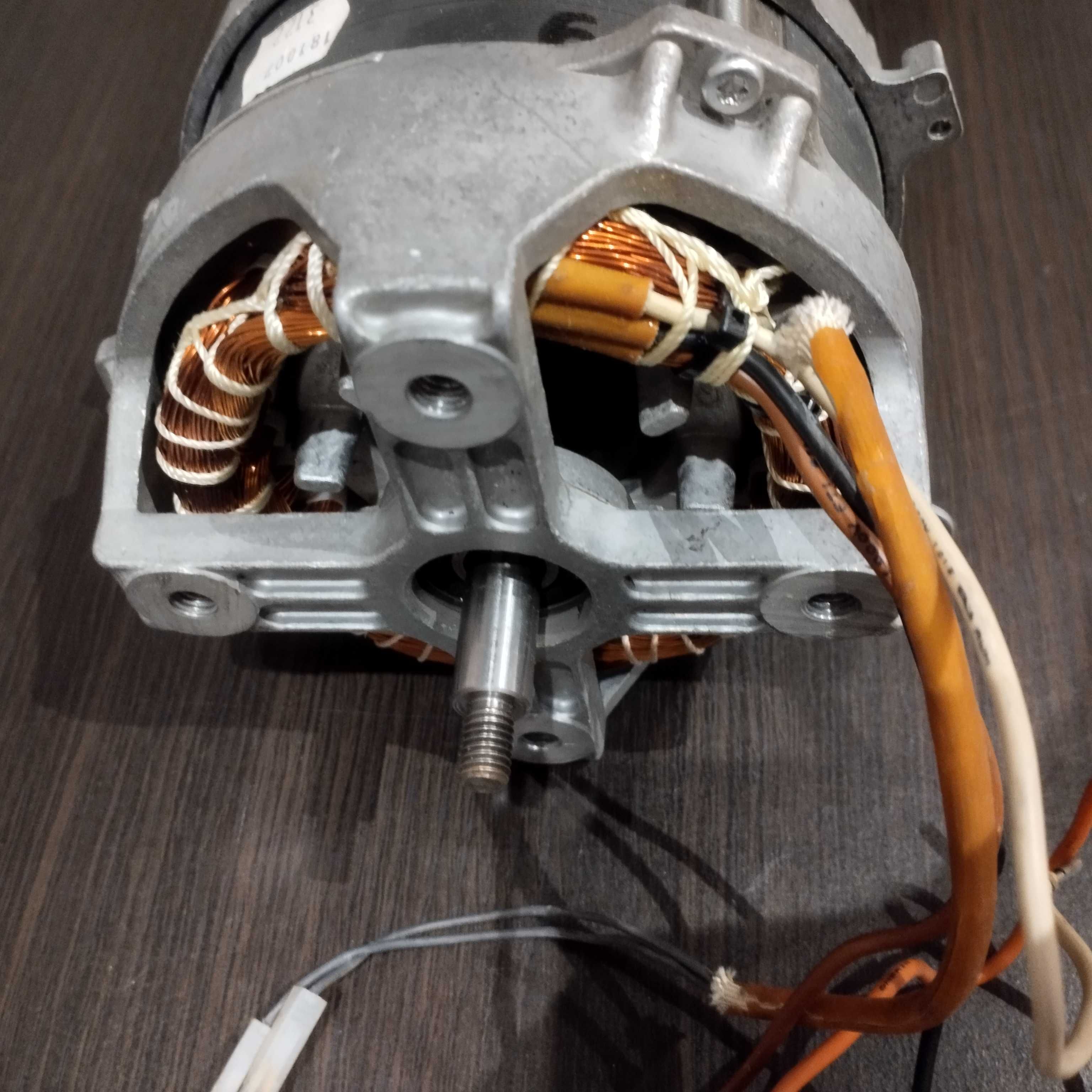 Мотор двигун для овочерізки Robot Coupe CL30A, CL40 серії. 3122