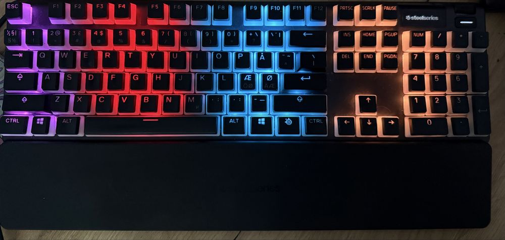 Steelseries Apex 5 + PrismCaps Steelseries black