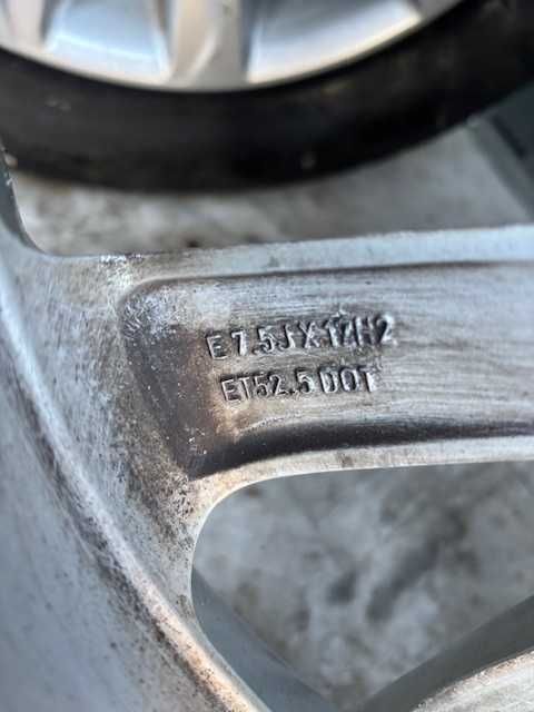 Felgi z oponami zimowymi Ford 205/55 R17