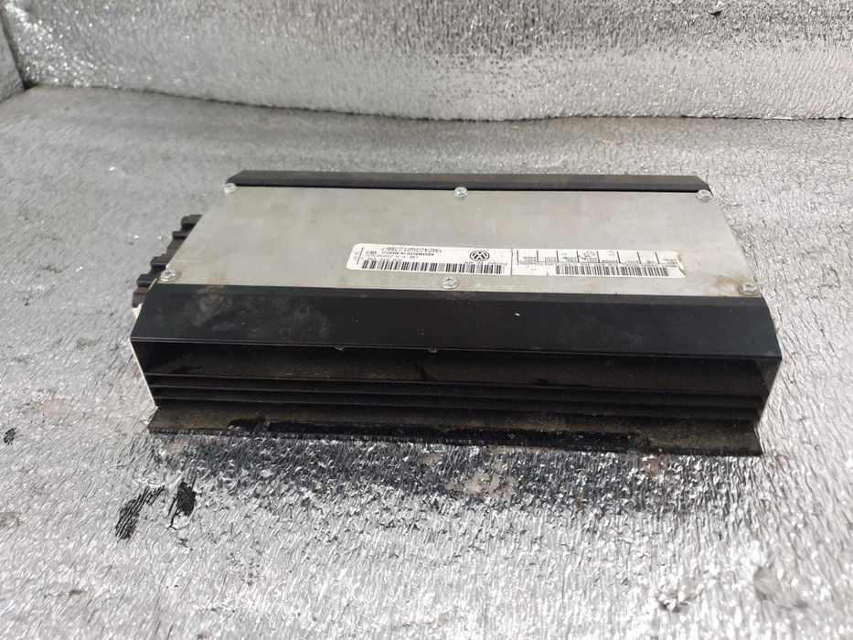 Підсилювач автомагнітоли Passat [B6] VAG 3C0035456G усилитель