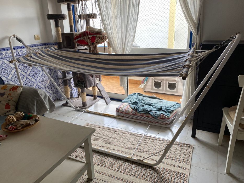 Cama de rede com suporte