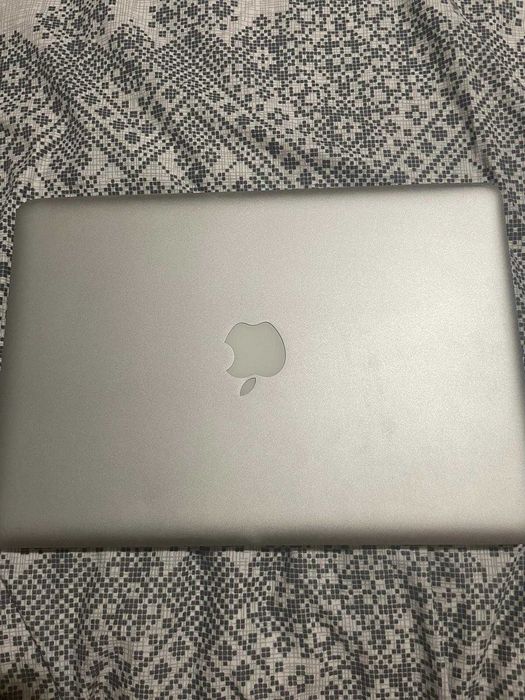 Laptop Apple MACBOOK PRO 13,3' z 2010 - z płytami CD