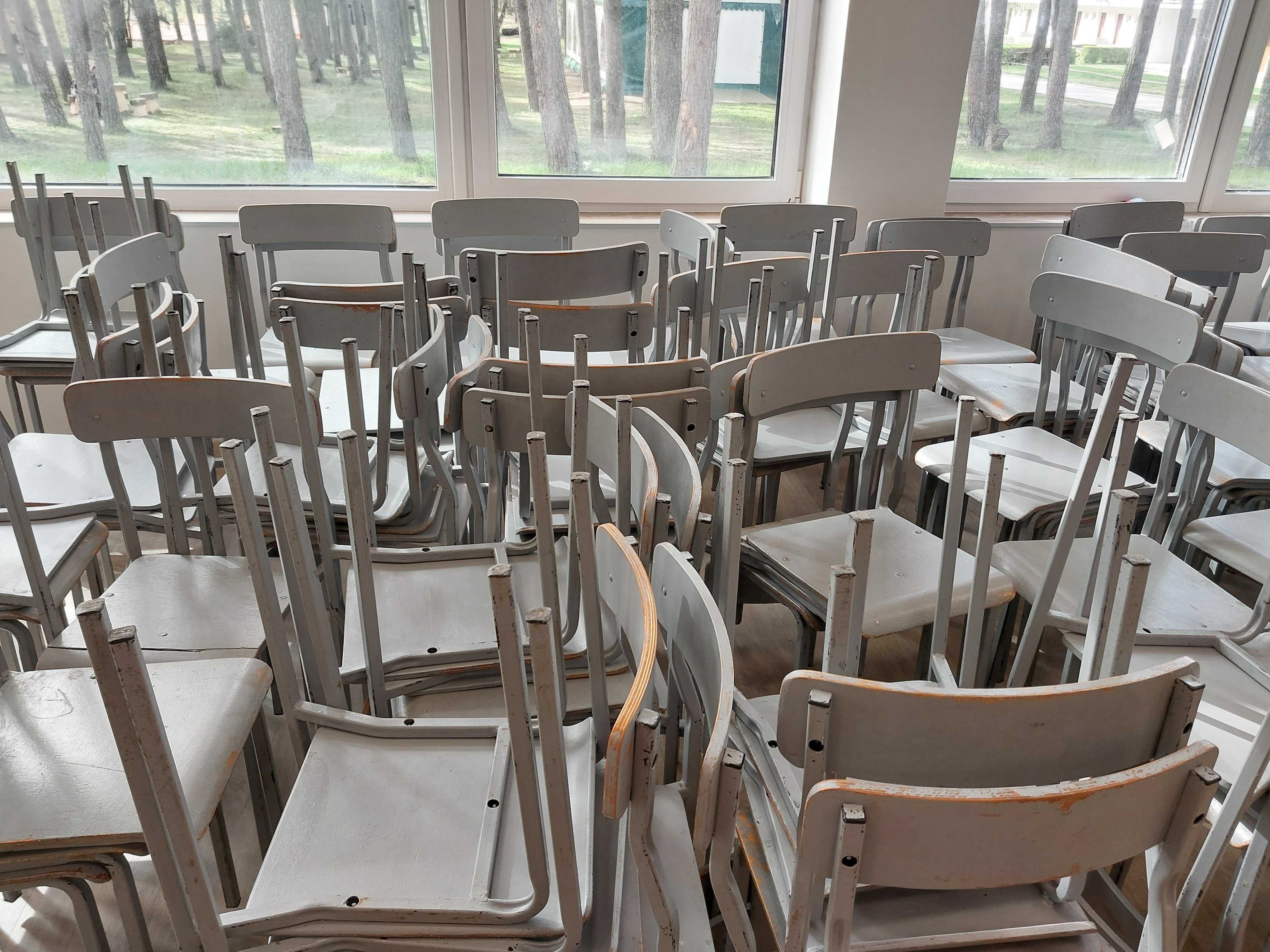 Krzesła szkolne używane 200 sztuk