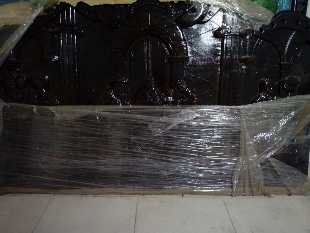 Quadro em madeira pau preto,  grande dimensão