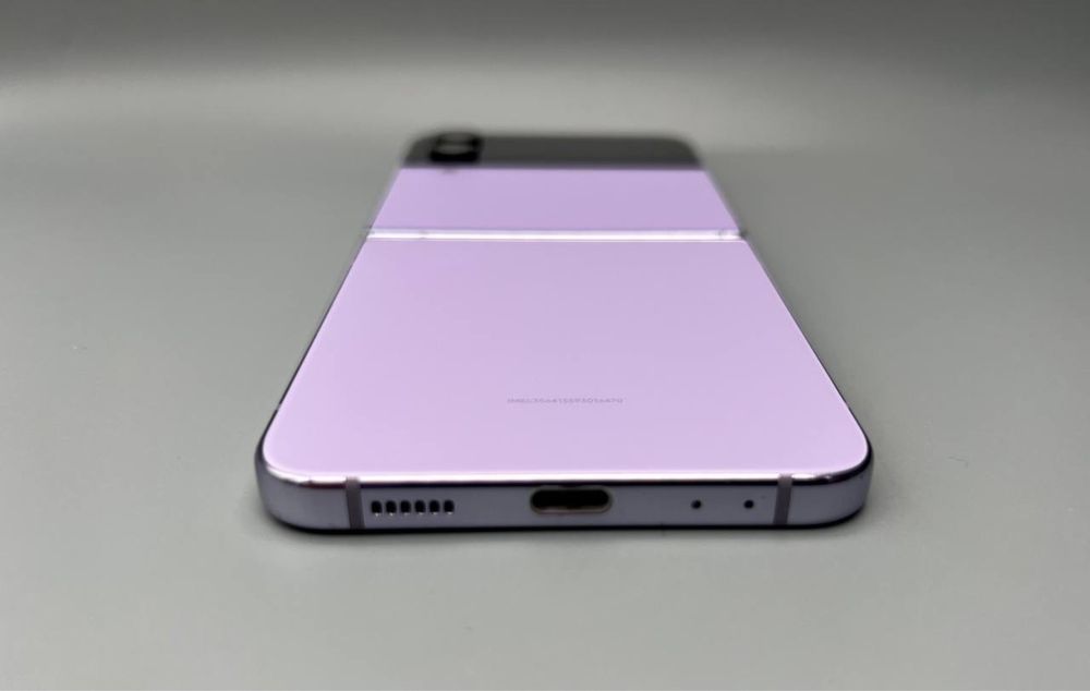 Ультрагнучкий смартфон Samsung Galaxy Z Flip4 256GB 5G гарантія!